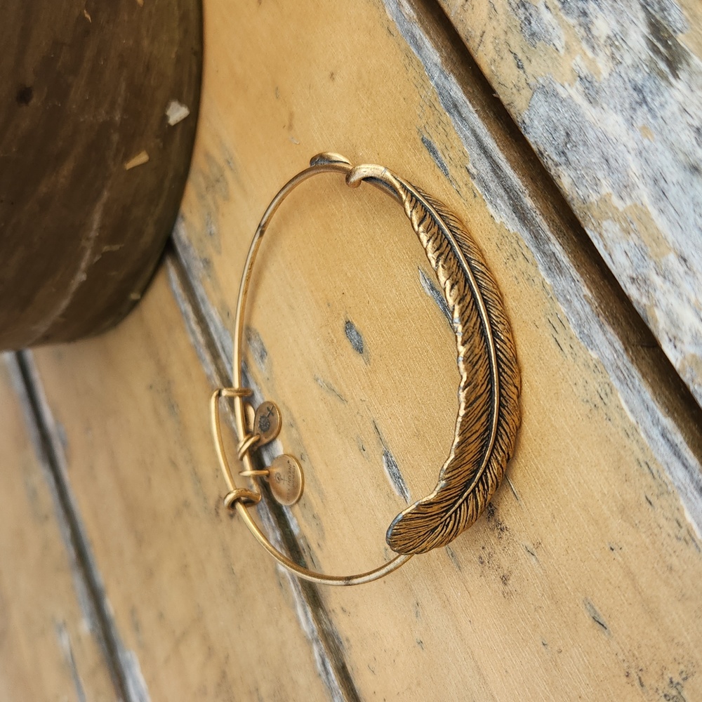 Alex And Ani Quill Feather Rafaelian Gold Finish Bangle Bracelet